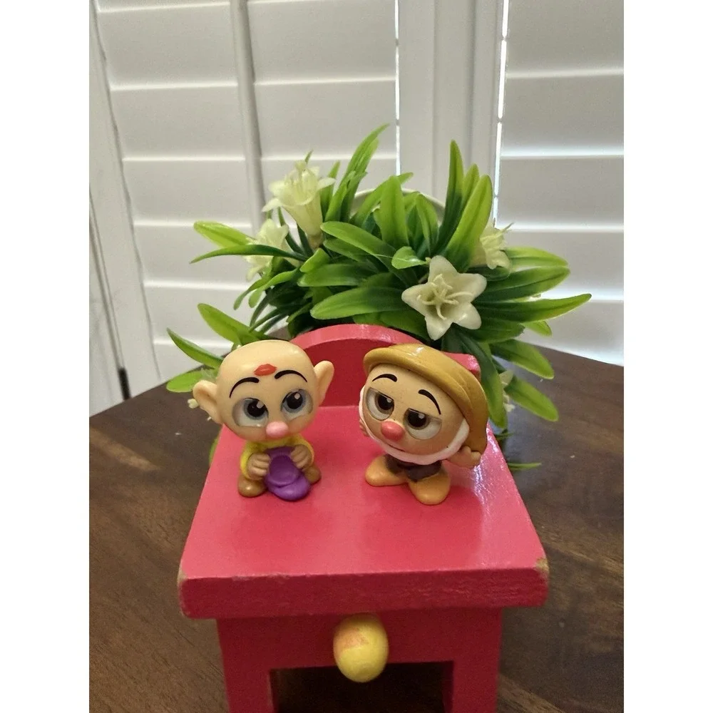 Disney doorables figure